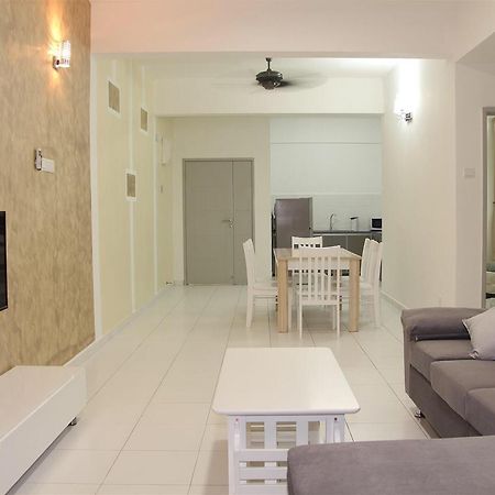 3 Bedroom Condo @ NEAR SPICE ARENA Bayan Lepas Buitenkant foto